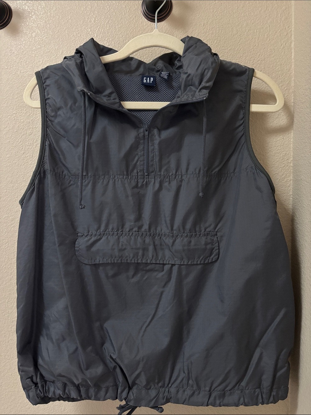 GAP Dark Gray Sleeveless Hooded Windbreaker Vest